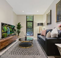 Walking to Darling Harbour ICCQVB Shopping Mall - Accommodation Newcastle
