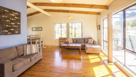Wallder Cottage - Accommodation Newcastle 0