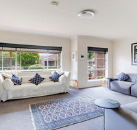 Walling-Clifton Gardens - backing onto golf course - Accommodation Newcastle