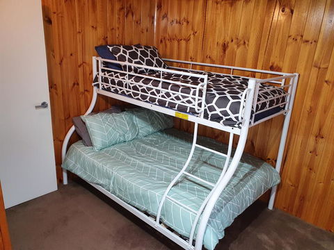 Ward Street Holiday House - Accommodation Newcastle 3