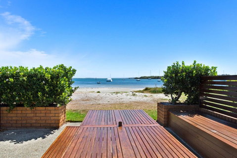 Waterfront At Sunset Boulevard, 26 Sunset Boulevard - Accommodation Newcastle 0