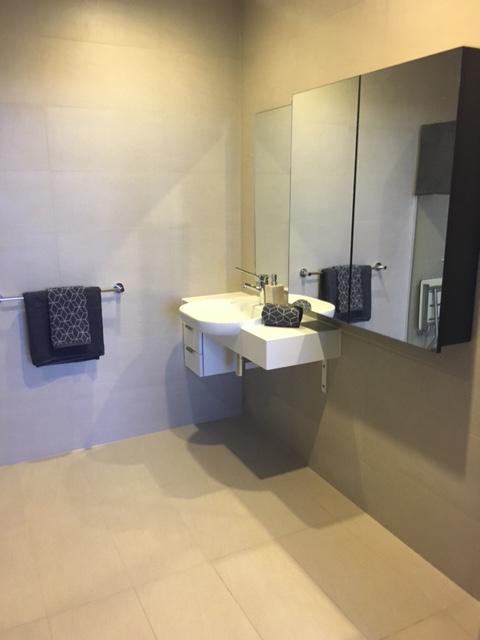 Collins Accommodation - Accommodation Newcastle 10