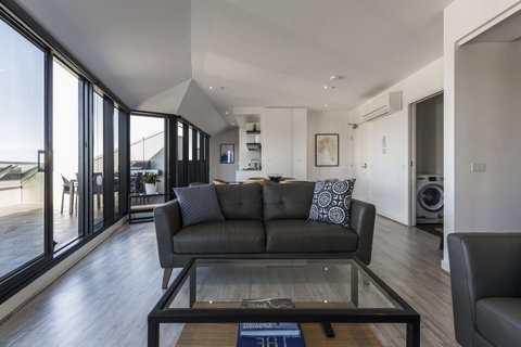 Flinders Luxury Penthouse - Accommodation Newcastle 2