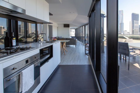 Flinders Luxury Penthouse - Accommodation Newcastle 15