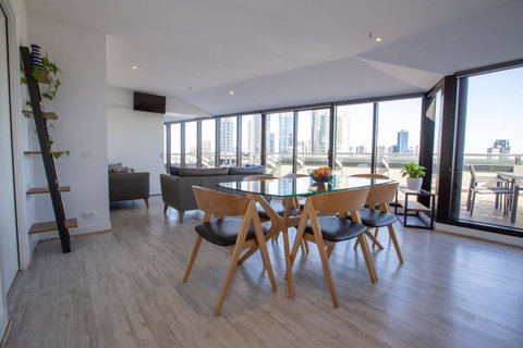 Flinders Luxury Penthouse - Accommodation Newcastle 0