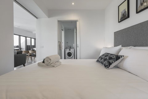 Flinders Luxury Penthouse - Accommodation Newcastle 7