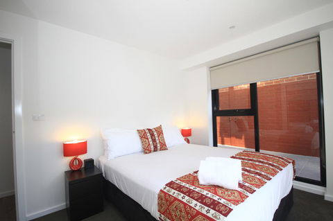 RNR Serviced Apartments North Melbourne - Accommodation Newcastle 19