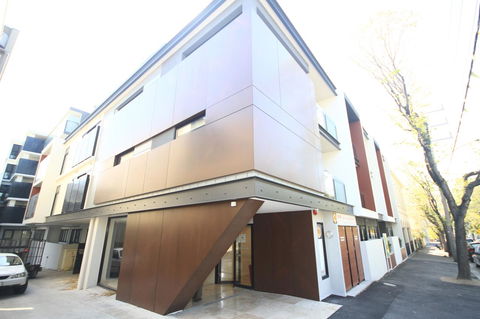 RNR Serviced Apartments North Melbourne - Accommodation Newcastle 6