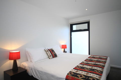 RNR Serviced Apartments North Melbourne - Accommodation Newcastle 11