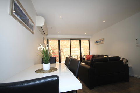 RNR Serviced Apartments North Melbourne - Accommodation Newcastle 22