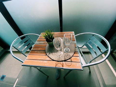 RNR Serviced Apartments North Melbourne - Accommodation Newcastle 4