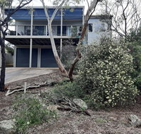 Elevated Holiday House Overlooks Tranquil Wetlands - Accommodation Newcastle