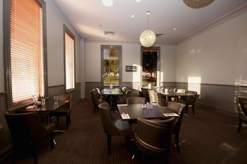 Mitchell River Tavern - Accommodation Newcastle 7