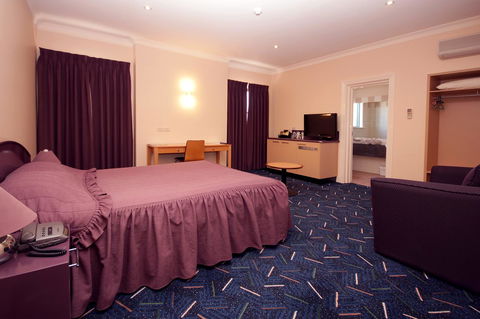 Mitchell River Tavern - Accommodation Newcastle 0