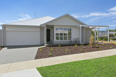 Tidal Changes - Rejuvenate Stays - Accommodation Newcastle 9