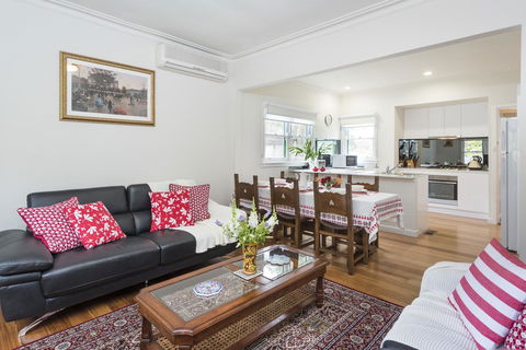 Hillside House - Accommodation Newcastle 1