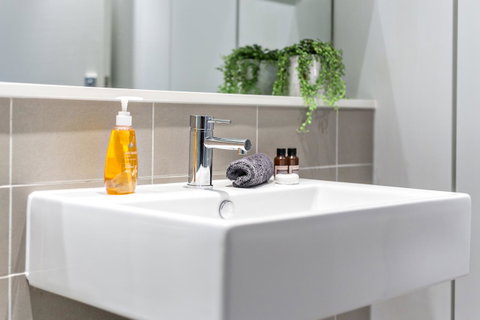 Complete Host Leopold Apartments - Accommodation Newcastle 17