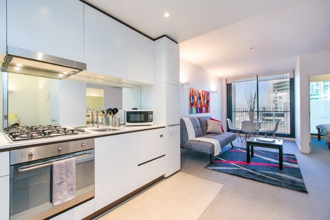 Complete Host Leopold Apartments - Accommodation Newcastle 12