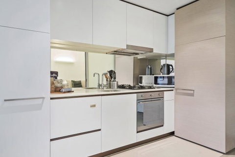 Complete Host Leopold Apartments - Accommodation Newcastle 10