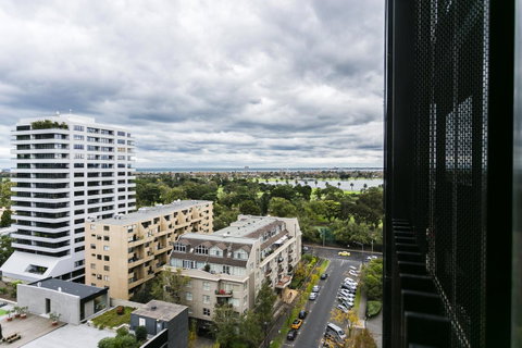 Complete Host Leopold Apartments - Accommodation Newcastle 18