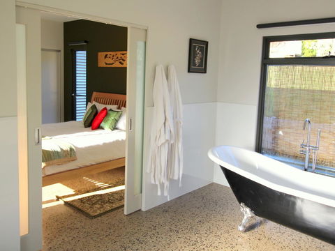 3 Bells Alpine Cottage - Accommodation Newcastle 8