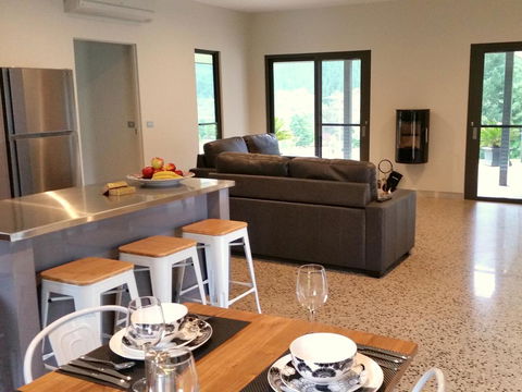 3 Bells Alpine Cottage - Accommodation Newcastle 15