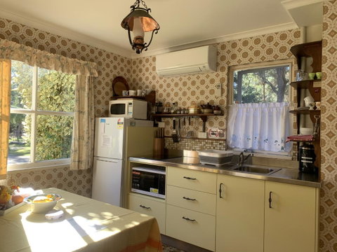 Swan Cove Beachfront - Accommodation Newcastle 3