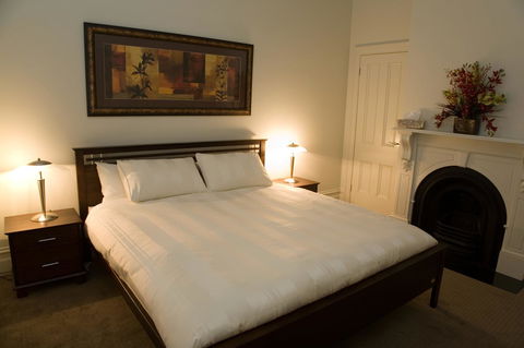 Sabina On Little Myers - Accommodation Newcastle 0