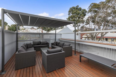 Work Sleep Live Melbourne - Accommodation Newcastle 12