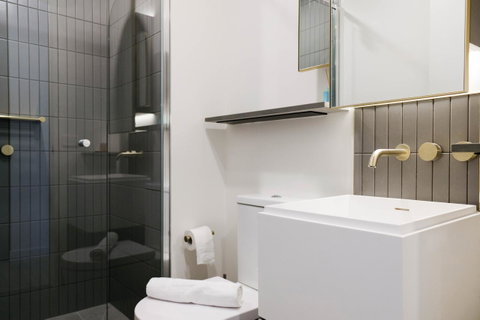 Deluxe Sea Views Apartment - Accommodation Newcastle 15