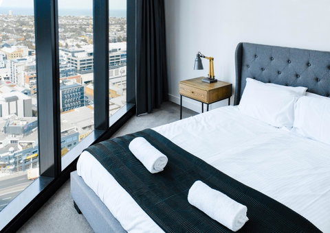 Deluxe Sea Views Apartment - Accommodation Newcastle 12