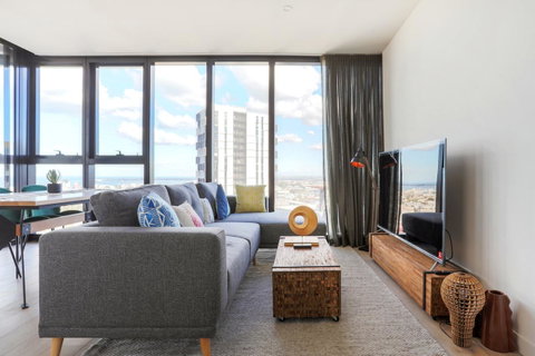Deluxe Sea Views Apartment - Accommodation Newcastle 3