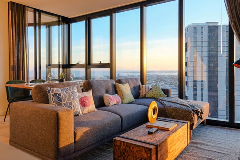 Deluxe Sea Views Apartment - Accommodation Newcastle 9