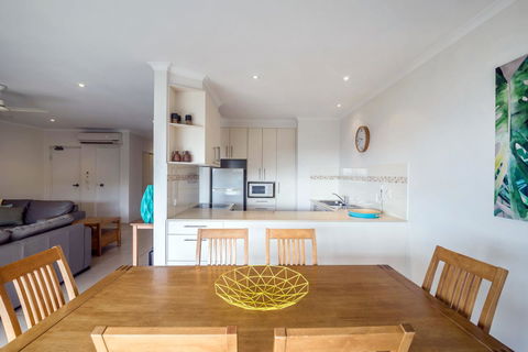 Sunseeker Holiday Apartments - Accommodation Newcastle 43