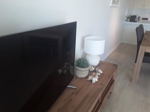 Sunseeker Holiday Apartments - Accommodation Newcastle 14