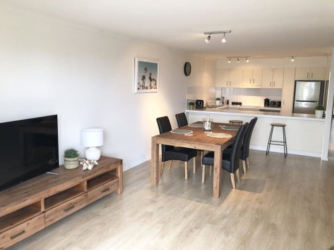 Sunshine Beach Luxe Apartment - Accommodation Newcastle 4