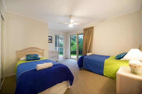 Whale Watch Ocean Beach Resort - Accommodation Newcastle 6