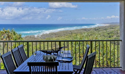 Whale Watch Ocean Beach Resort - Accommodation Newcastle 1