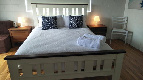 Salty Vibes Retreat - Accommodation Newcastle 10