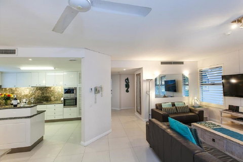 Emerald Noosa - Accommodation Newcastle 8