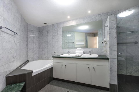 Emerald Noosa - Accommodation Newcastle 10