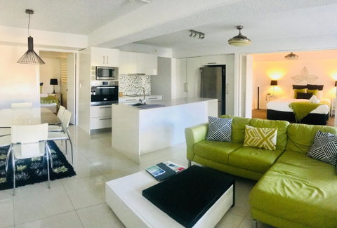Hotel Laguna - Accommodation Newcastle 7