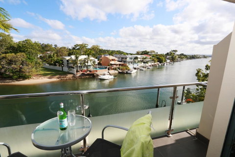 Hotel Laguna - Accommodation Newcastle 6