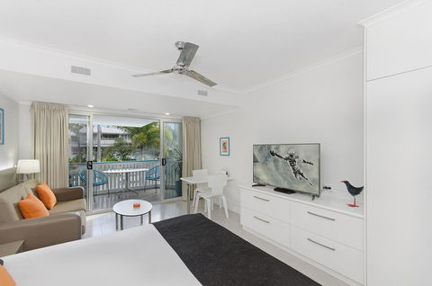 By The Sea Port Douglas - Accommodation Newcastle 19