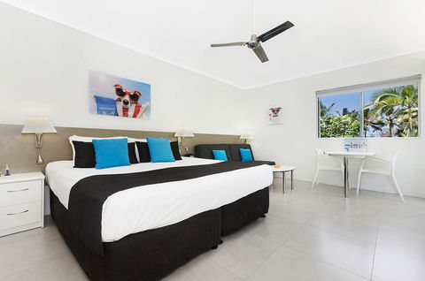 By The Sea Port Douglas - Accommodation Newcastle 15