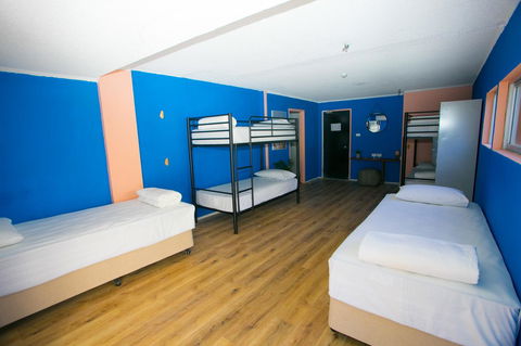 Rainbow Bay Backpackers - Accommodation Newcastle 13