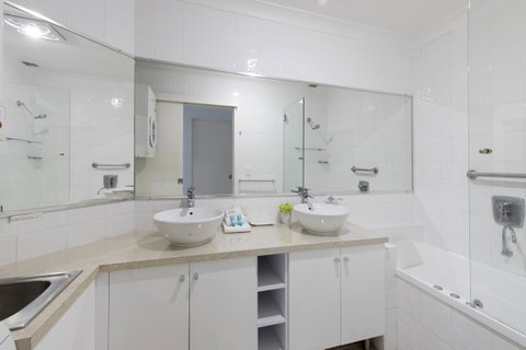 Noosa Shores Resort - Accommodation Newcastle 16
