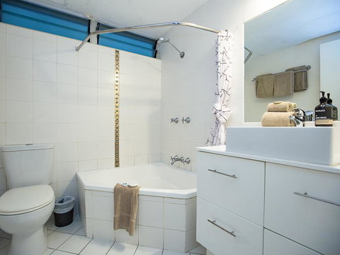 Beach Lodges - Accommodation Newcastle 26