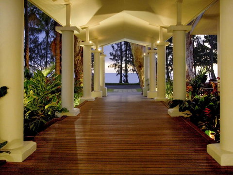 The Reef House Adults Retreat - Enjoy 28 Complimentary Inclusions - Accommodation Newcastle 0