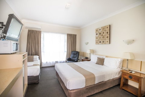 Emerald Maraboon Motor Inn - Accommodation Newcastle 40